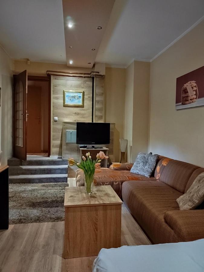 Guest House Maja Novi Sad Ngoại thất bức ảnh