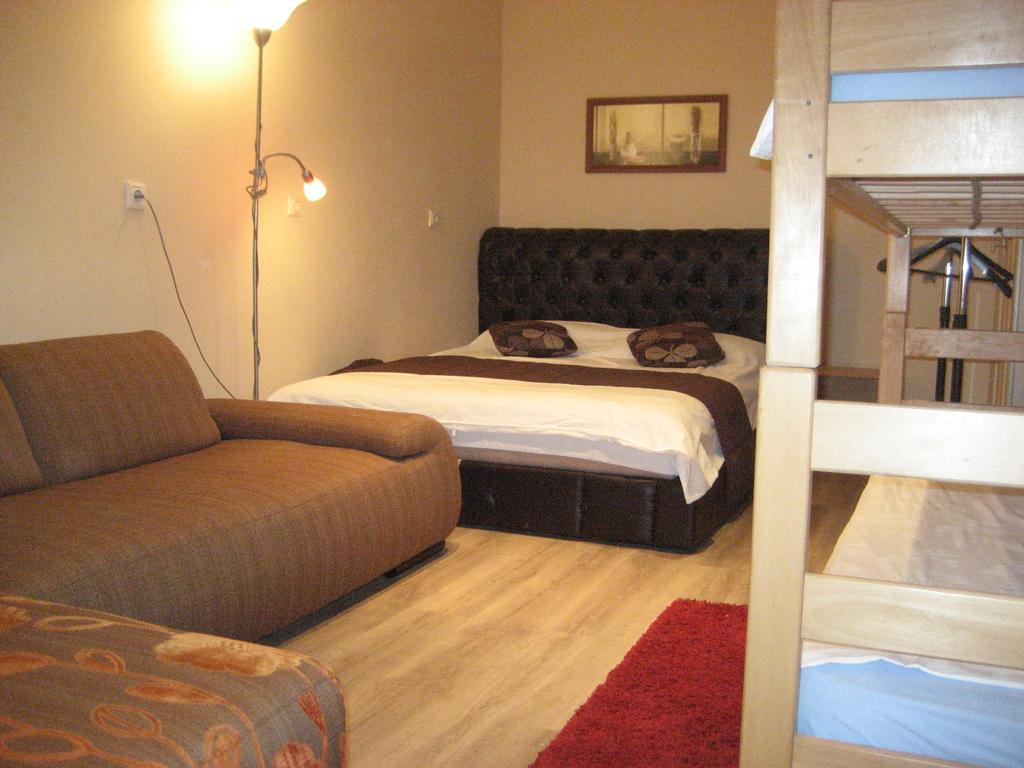 Guest House Maja Novi Sad Ngoại thất bức ảnh