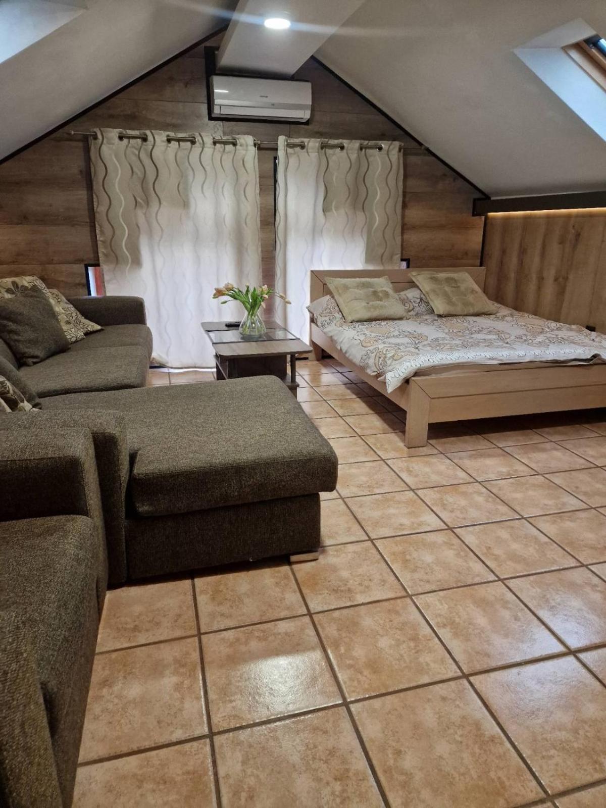 Guest House Maja Novi Sad Ngoại thất bức ảnh