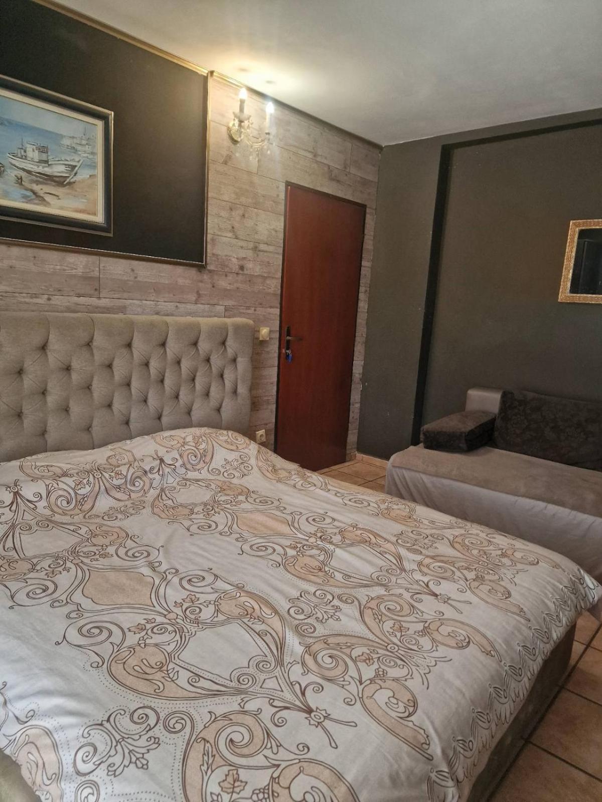 Guest House Maja Novi Sad Ngoại thất bức ảnh