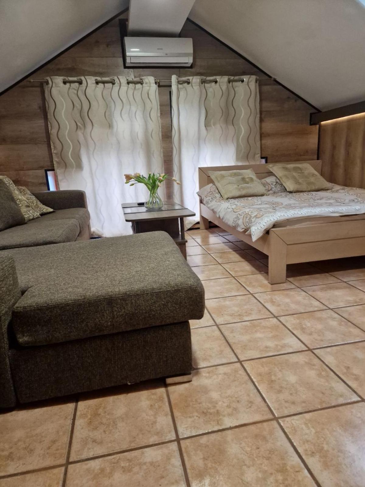 Guest House Maja Novi Sad Ngoại thất bức ảnh