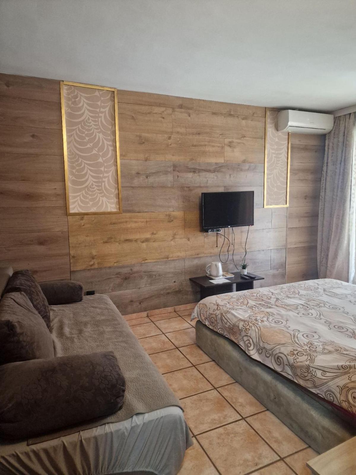 Guest House Maja Novi Sad Ngoại thất bức ảnh