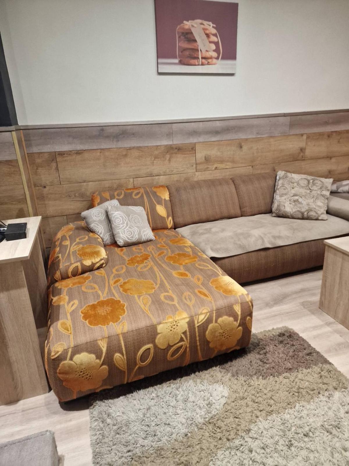 Guest House Maja Novi Sad Ngoại thất bức ảnh