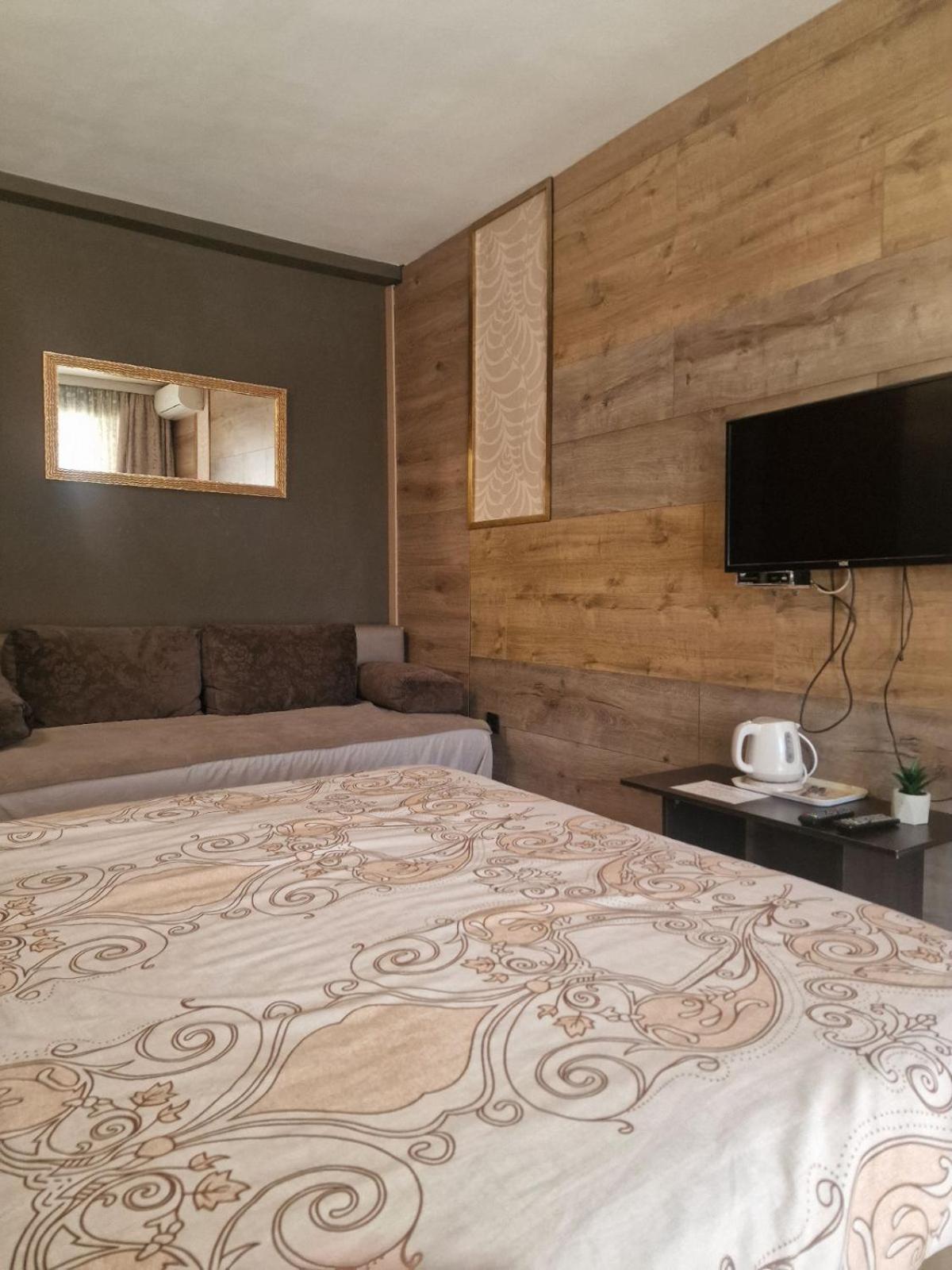 Guest House Maja Novi Sad Ngoại thất bức ảnh