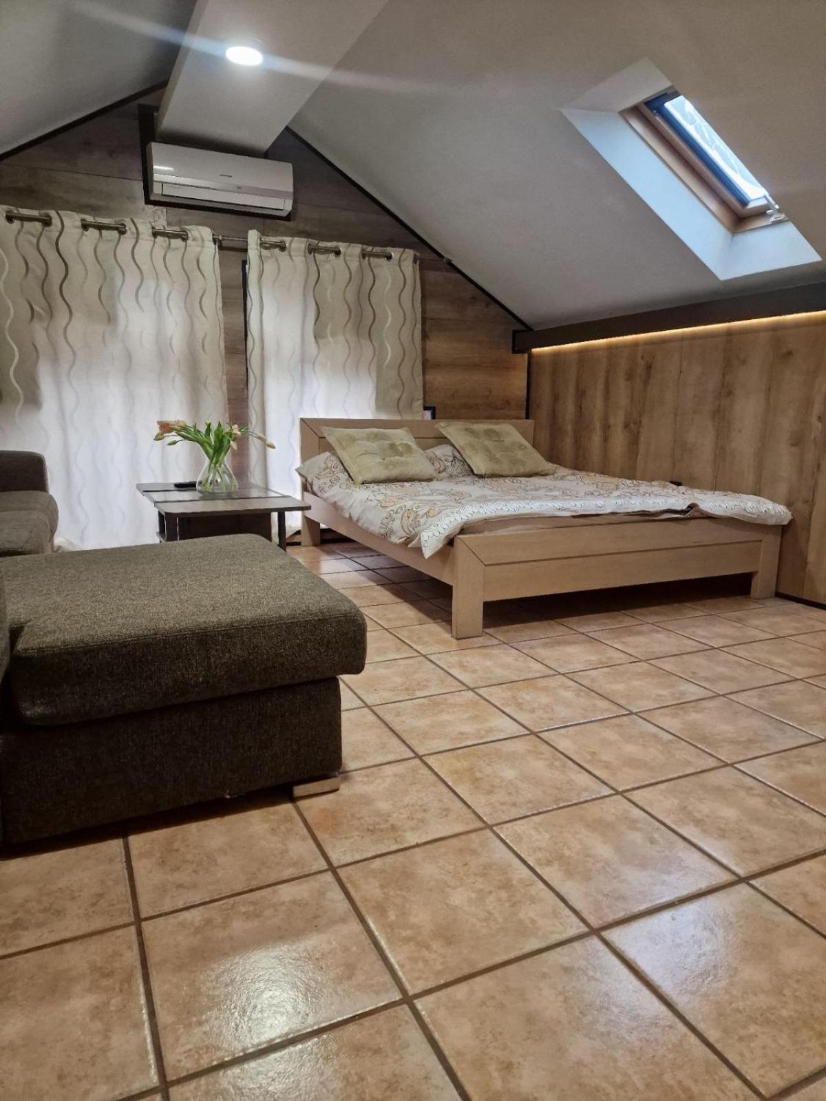 Guest House Maja Novi Sad Ngoại thất bức ảnh