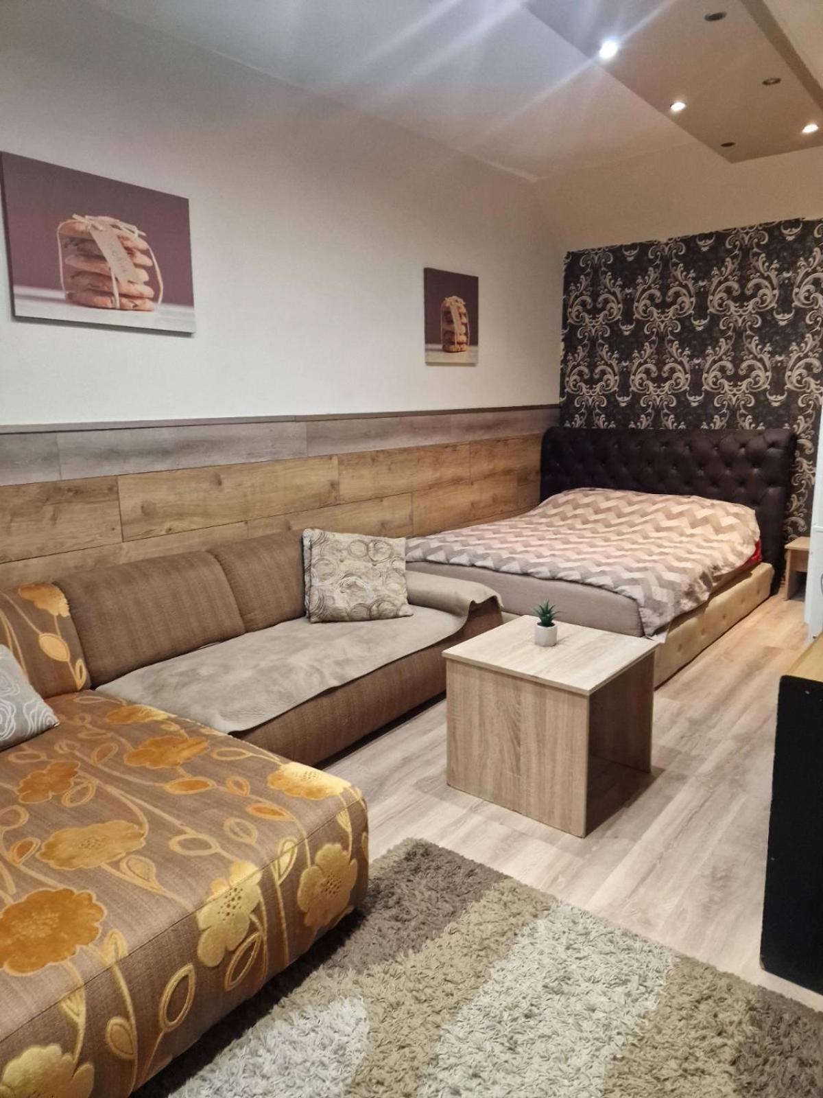Guest House Maja Novi Sad Ngoại thất bức ảnh