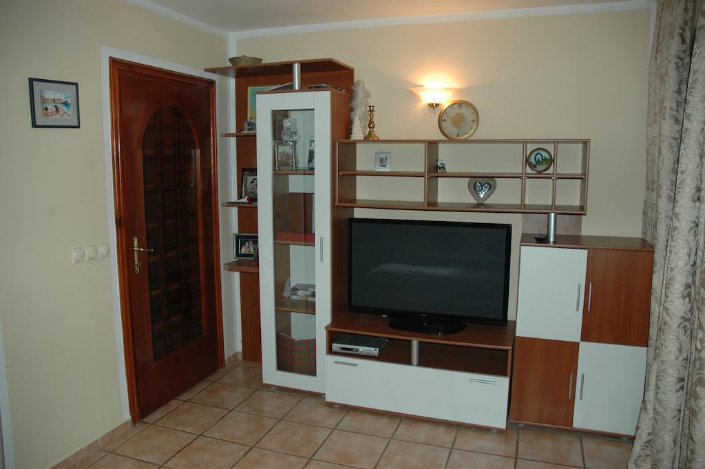 Guest House Maja Novi Sad Ngoại thất bức ảnh