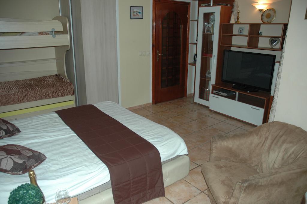 Guest House Maja Novi Sad Phòng bức ảnh