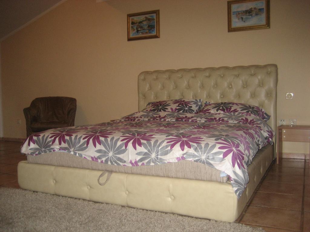 Guest House Maja Novi Sad Ngoại thất bức ảnh